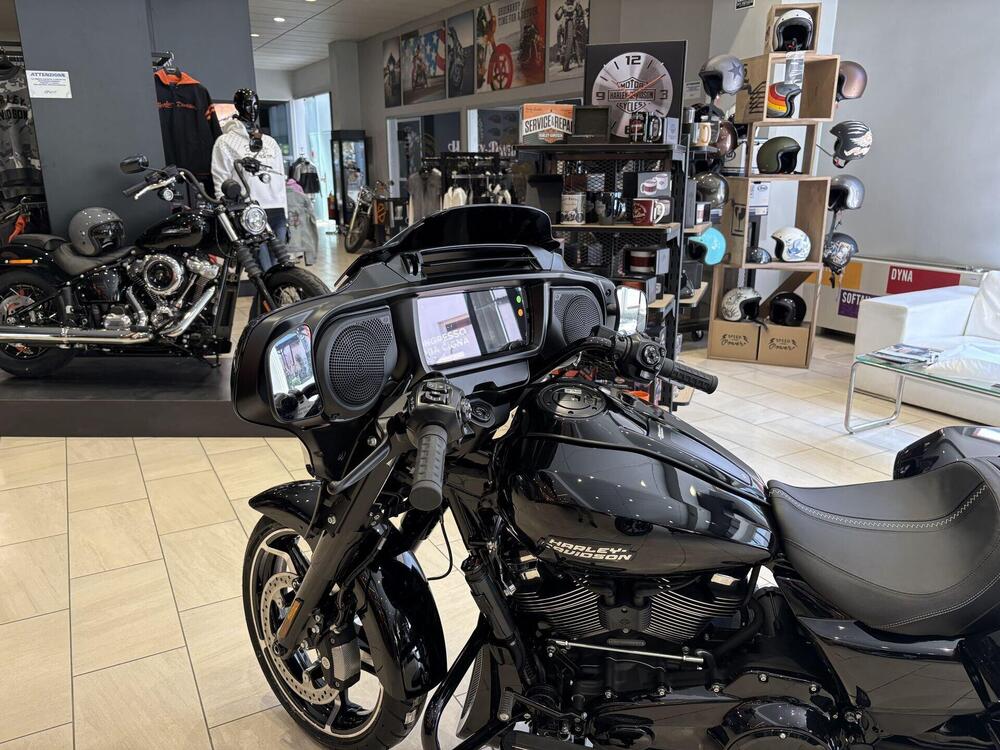 Harley-Davidson Street Glide (2024 - 25) (2)