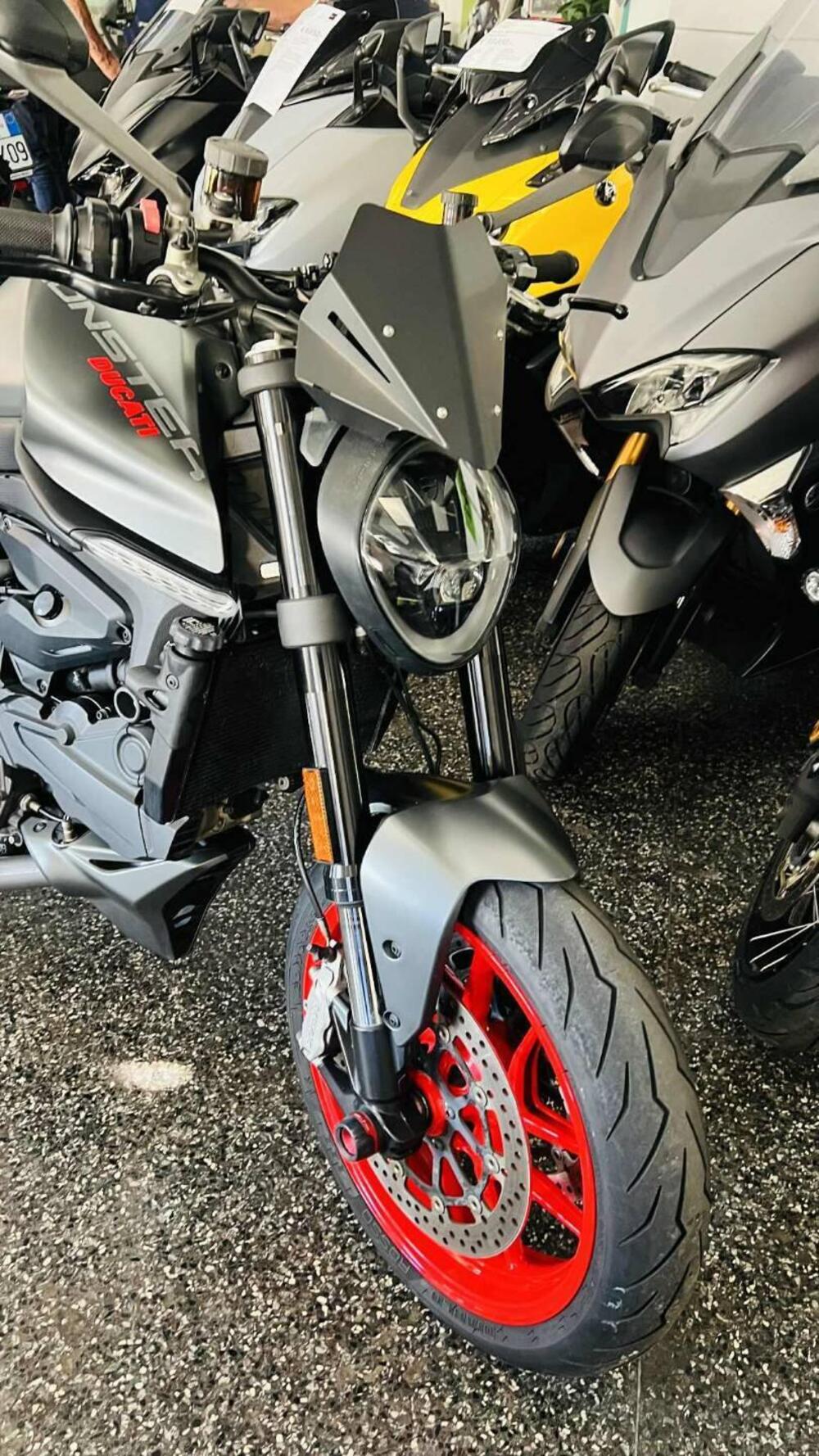 Ducati Monster 937 + (2021 - 25) (2)