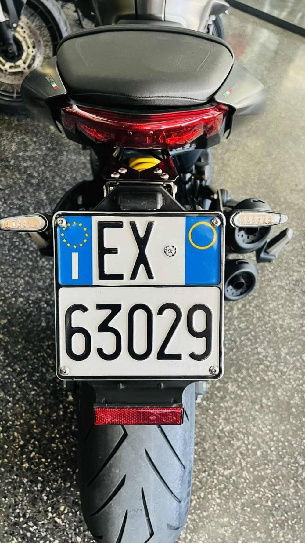 Ducati Monster 937 + (2021 - 25) (4)