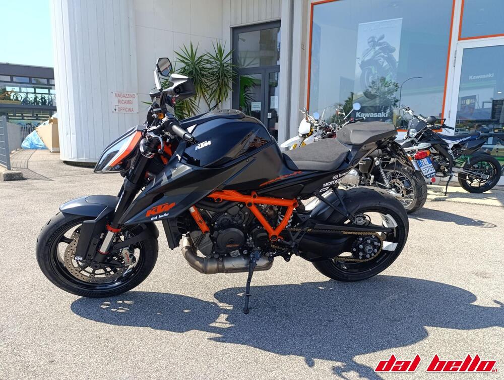KTM 1290 Super Duke R (2020) (3)