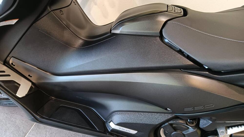 Yamaha T-Max 560 (2020 - 21) (11)