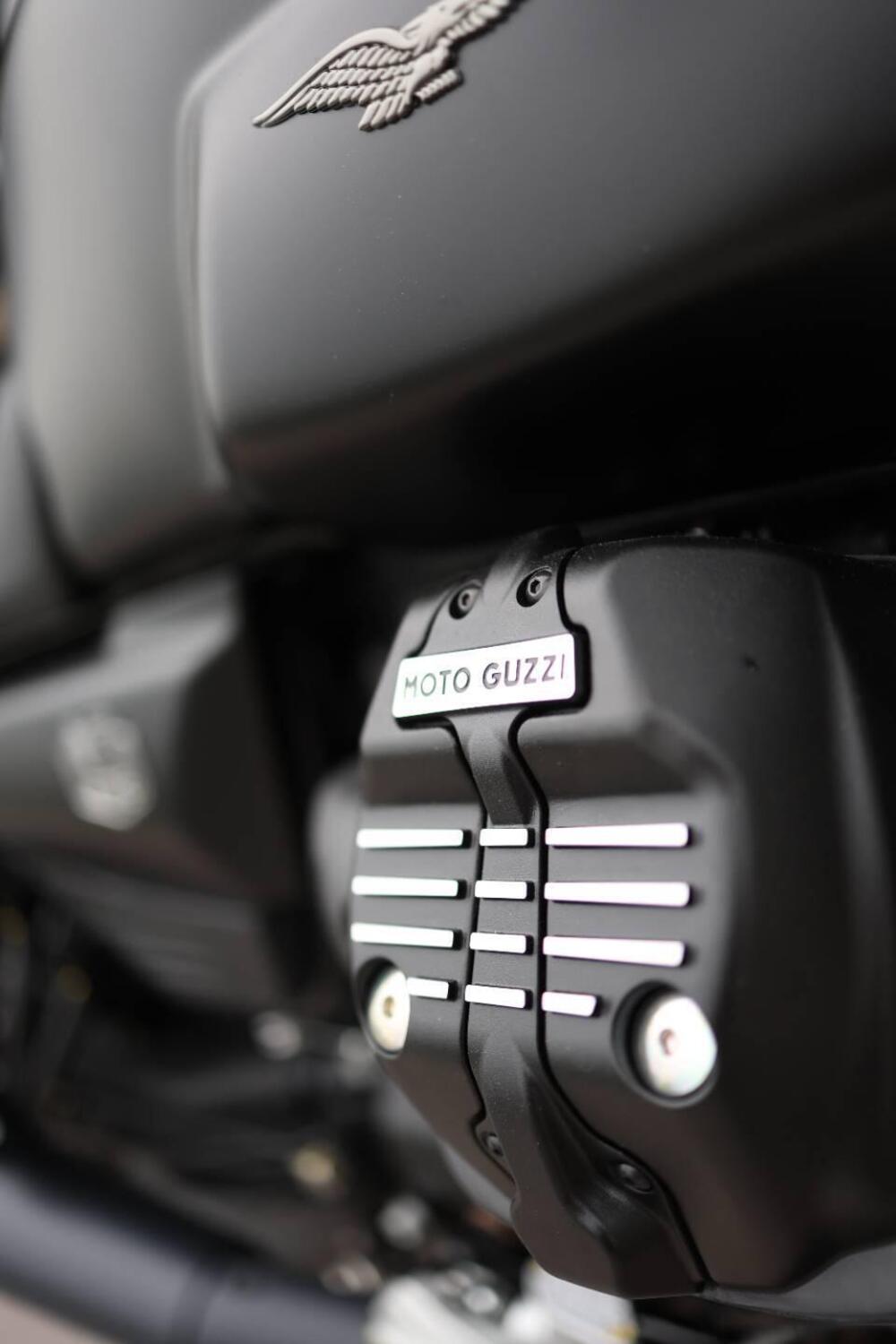 Moto Guzzi V7 Stone (2025) (8)