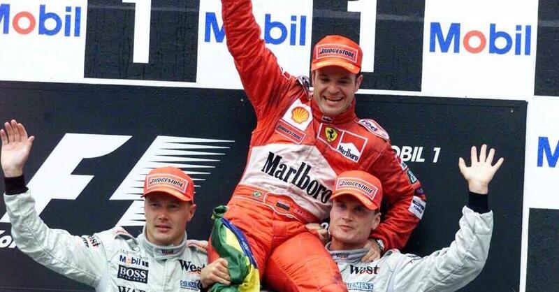 Formula 1. Accadde oggi, Barrichello vince alla Senna con un aiuto dalla sorte e Schumacher ringrazia