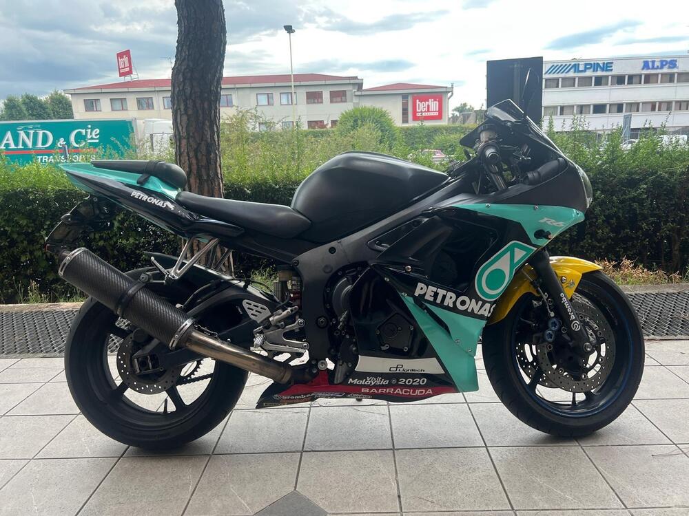 Yamaha YZF R6 (2003 - 04) (2)