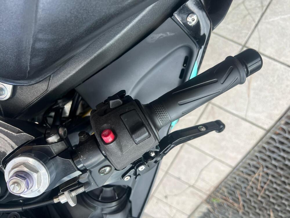 Yamaha YZF R6 (2003 - 04) (8)