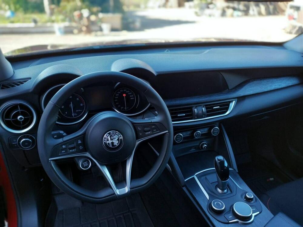 Alfa Romeo Stelvio usata a Caserta (4)
