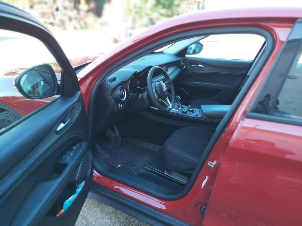 Alfa Romeo Stelvio usata a Caserta (5)