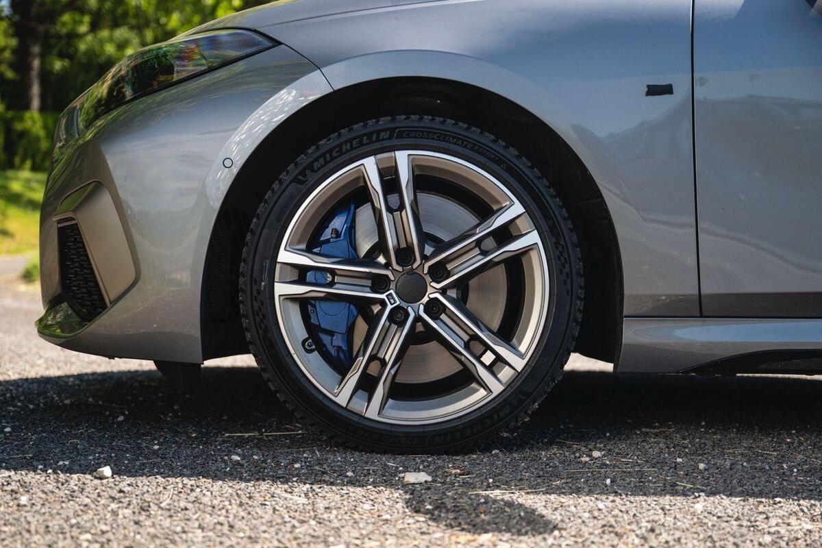 Prestazioni da estiva, tenuta da invernale e silenziosità da riferimento: ecco le “all season” Michelin con le nuove CrossClimate 3 Sport [VIDEO]