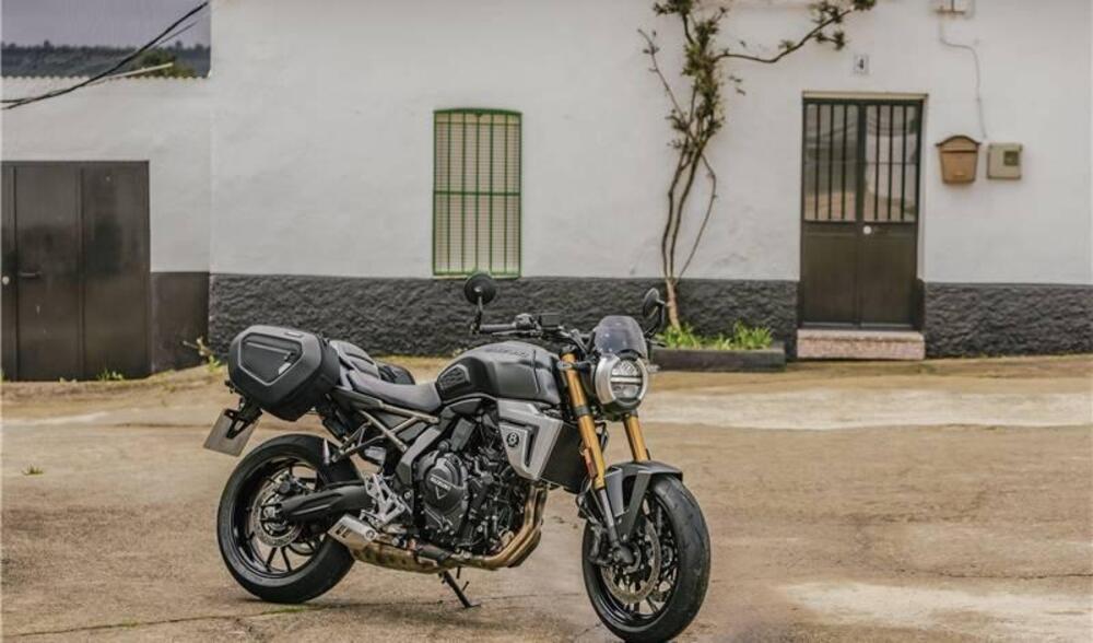 Suzuki GSX-8T (2025) (12)