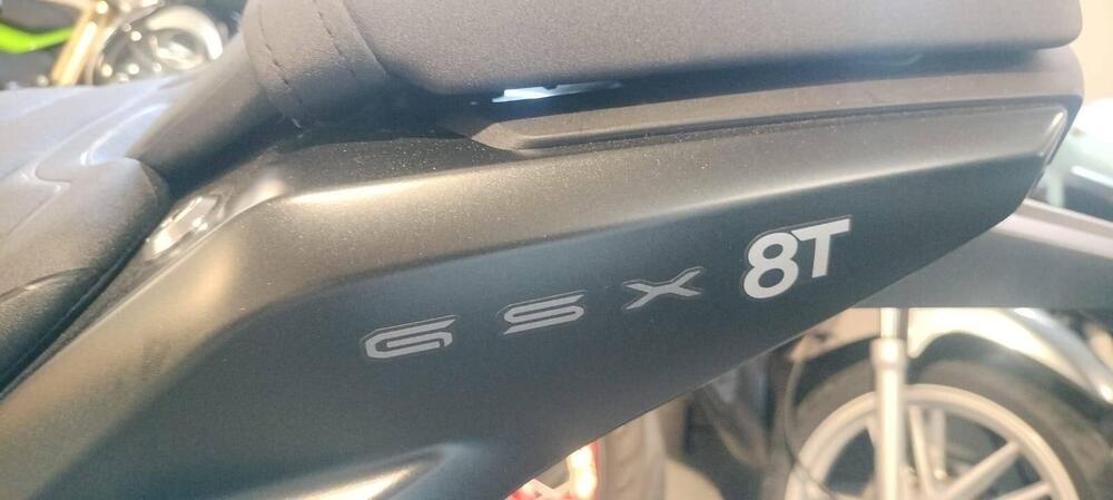 Suzuki GSX-8T (2025 - 26) (5)