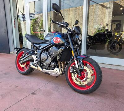 Triumph Trident 660 Triple Tribute Edition (2025) nuova