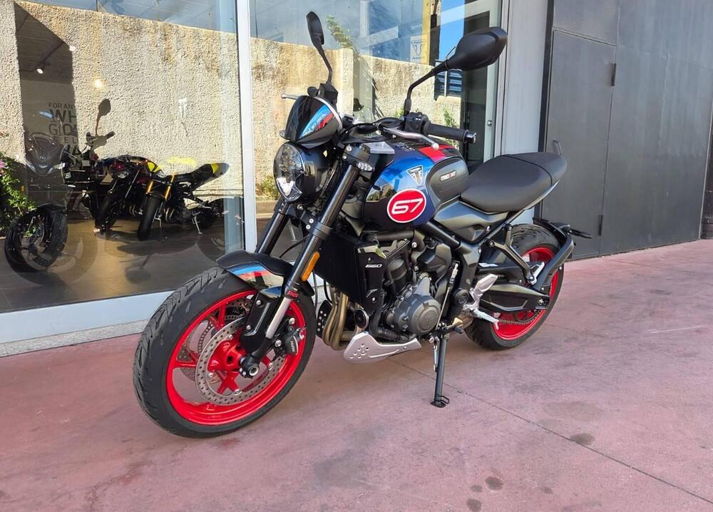 Triumph Trident 660 Triple Tribute Edition (2025 - 26) (9)