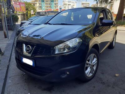 Nissan Qashqai 1.6 DIG-T Acenta del 2014 usata a Rende