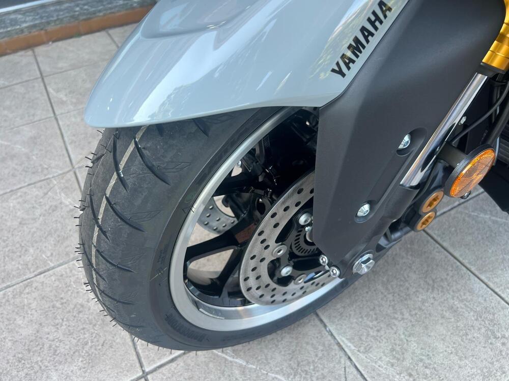 Yamaha T-Max 560 Tech Max (2025) (12)