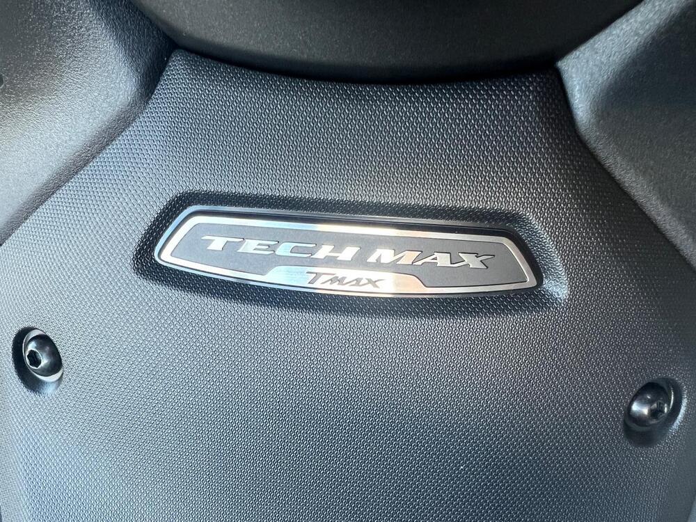Yamaha T-Max 560 Tech Max (2025) (8)