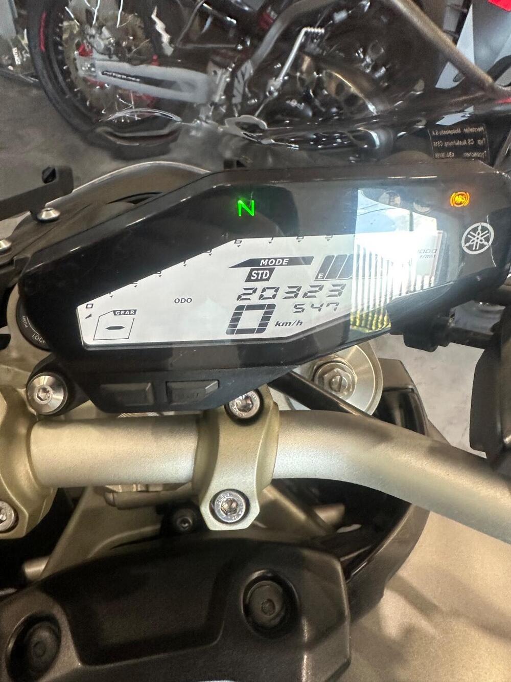 Yamaha MT-09 (2013 - 15) (11)