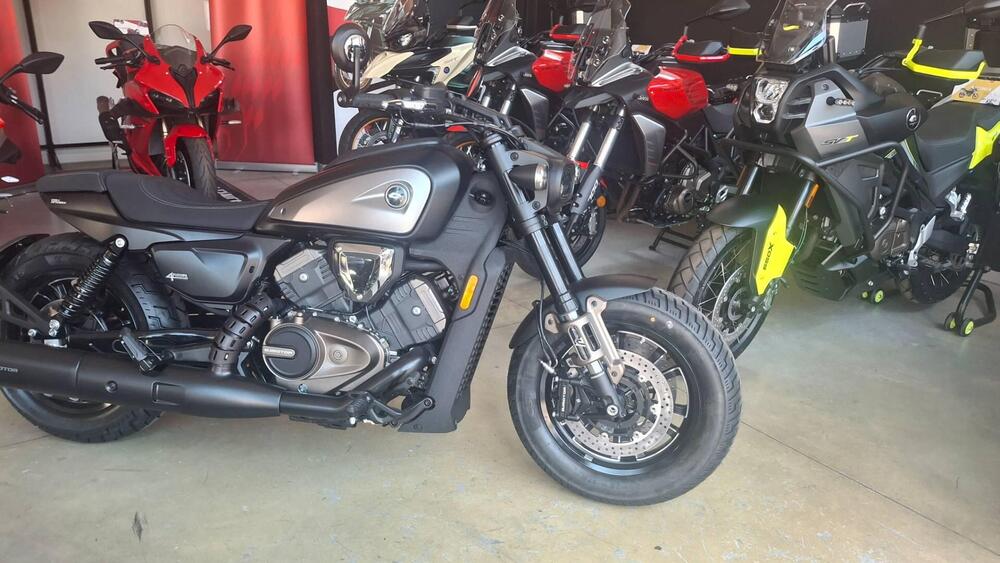 QJ Motor SRV 600 V (2025) (7)