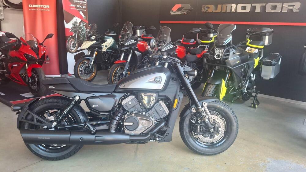 QJ Motor SRV 600 V (2025) (5)