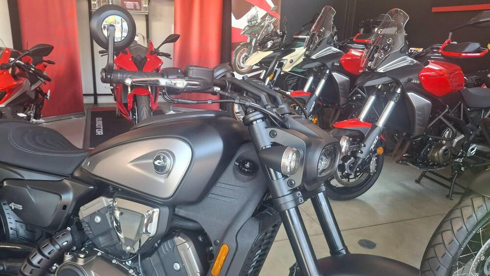 QJ Motor SRV 600 V (2025) (6)