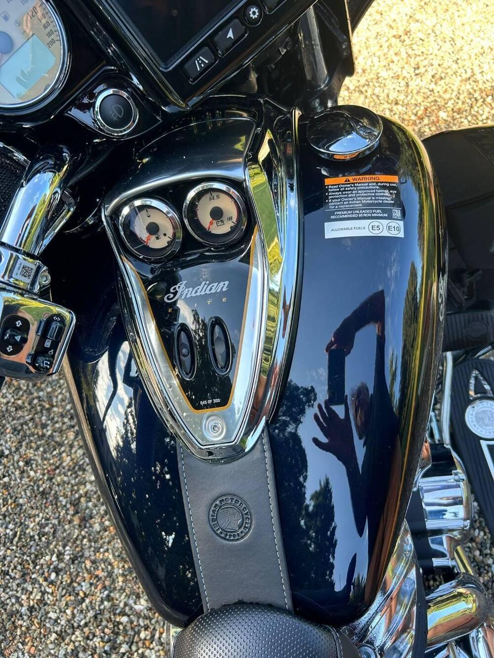 Indian Roadmaster 1890 Elite (2025) (8)