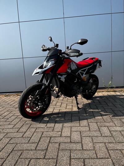 Ducati Hypermotard 950 RVE (2022 - 25) usata