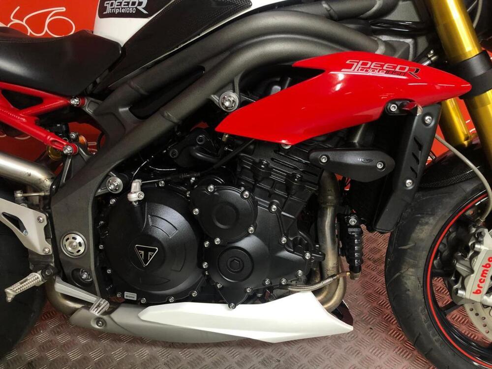 Triumph Speed Triple 1050 R ABS (2016 - 17) (7)