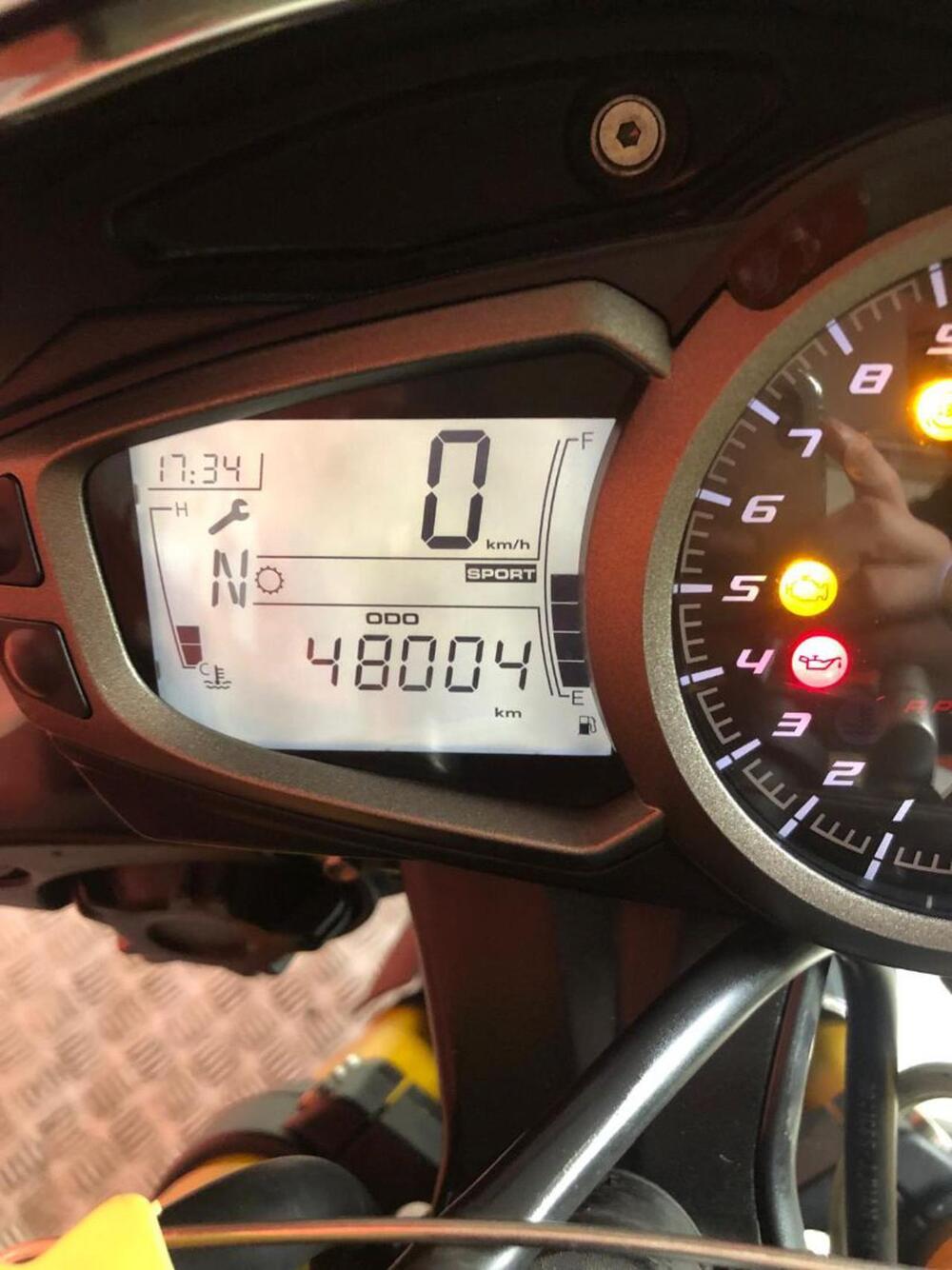 Triumph Speed Triple 1050 R ABS (2016 - 17) (8)