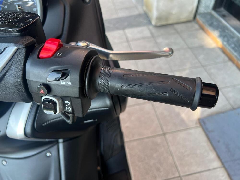 Yamaha T-Max 530 SX (2017 - 19) (10)