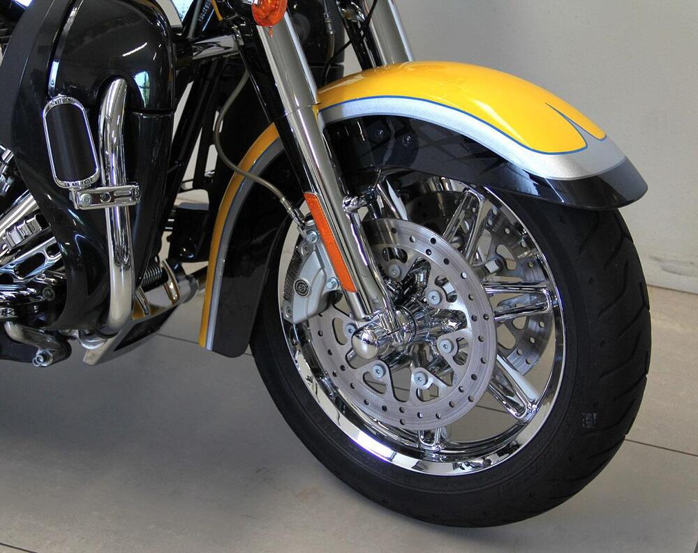 Harley-Davidson 1800 Electra Glide Ultra Classic (2012 - 13) - FLHTCUSE (3)