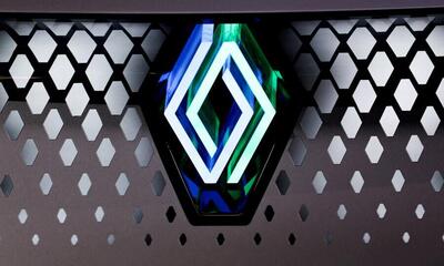 Renault: primi sei mesi 2025 in chiaroscuro, debutto ufficiale per il nuovo CEO Provost 