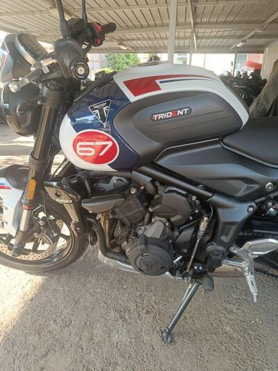 Triumph Trident 660 Triple Tribute Edition (2024) usata
