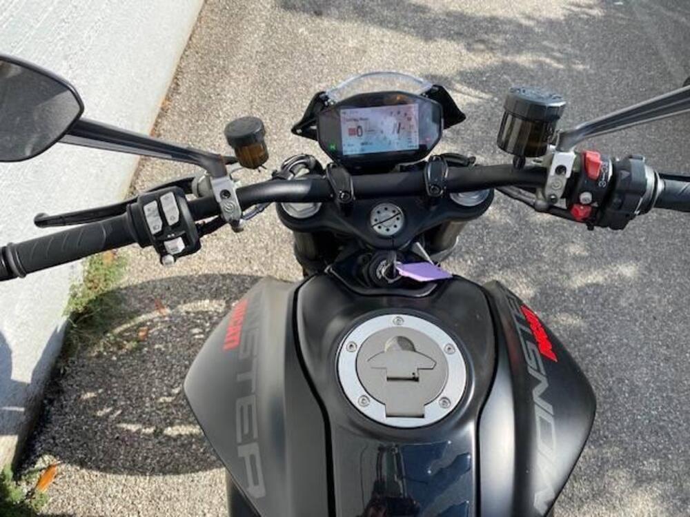 Ducati Monster 937 + (2021 - 25) (4)