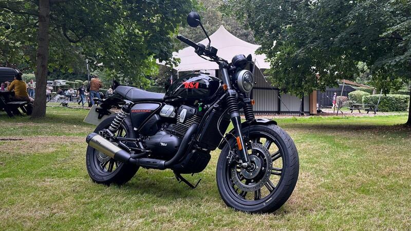 Bantam, il ritorno! Abbiamo gi&agrave; guidato la nuova BSA 350 [VIDEO]