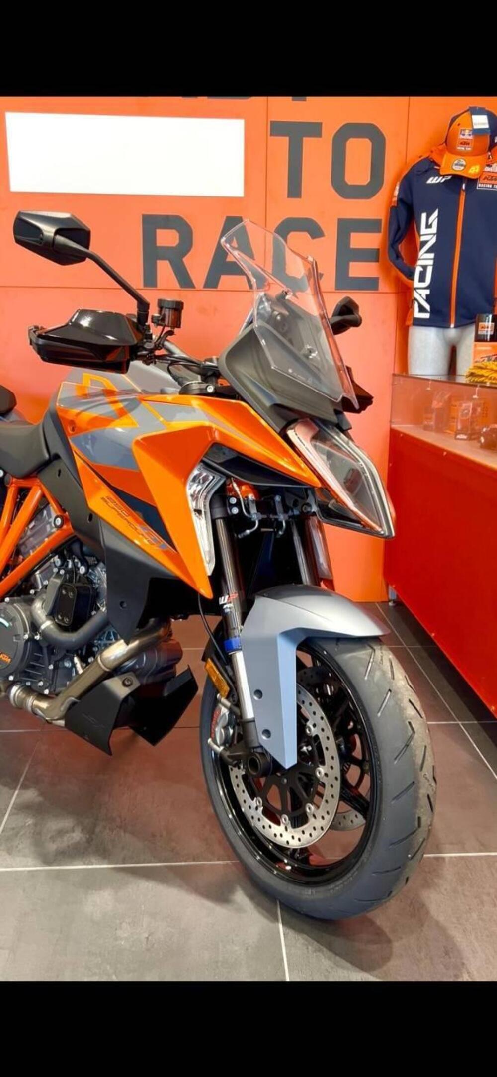 KTM 1290 Super Duke GT (2022 - 25) (2)
