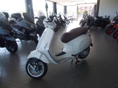 Vespa Primavera 50 4T (2018 - 20) usata