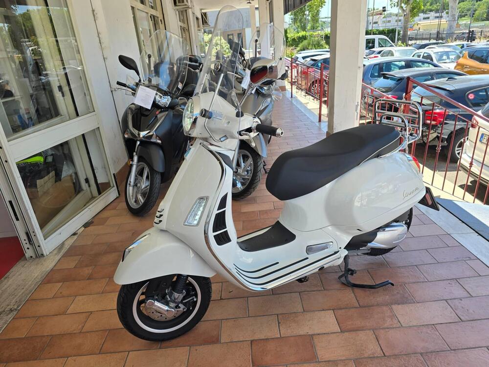 Vespa GTS 300 Super (2023 - 24) (2)