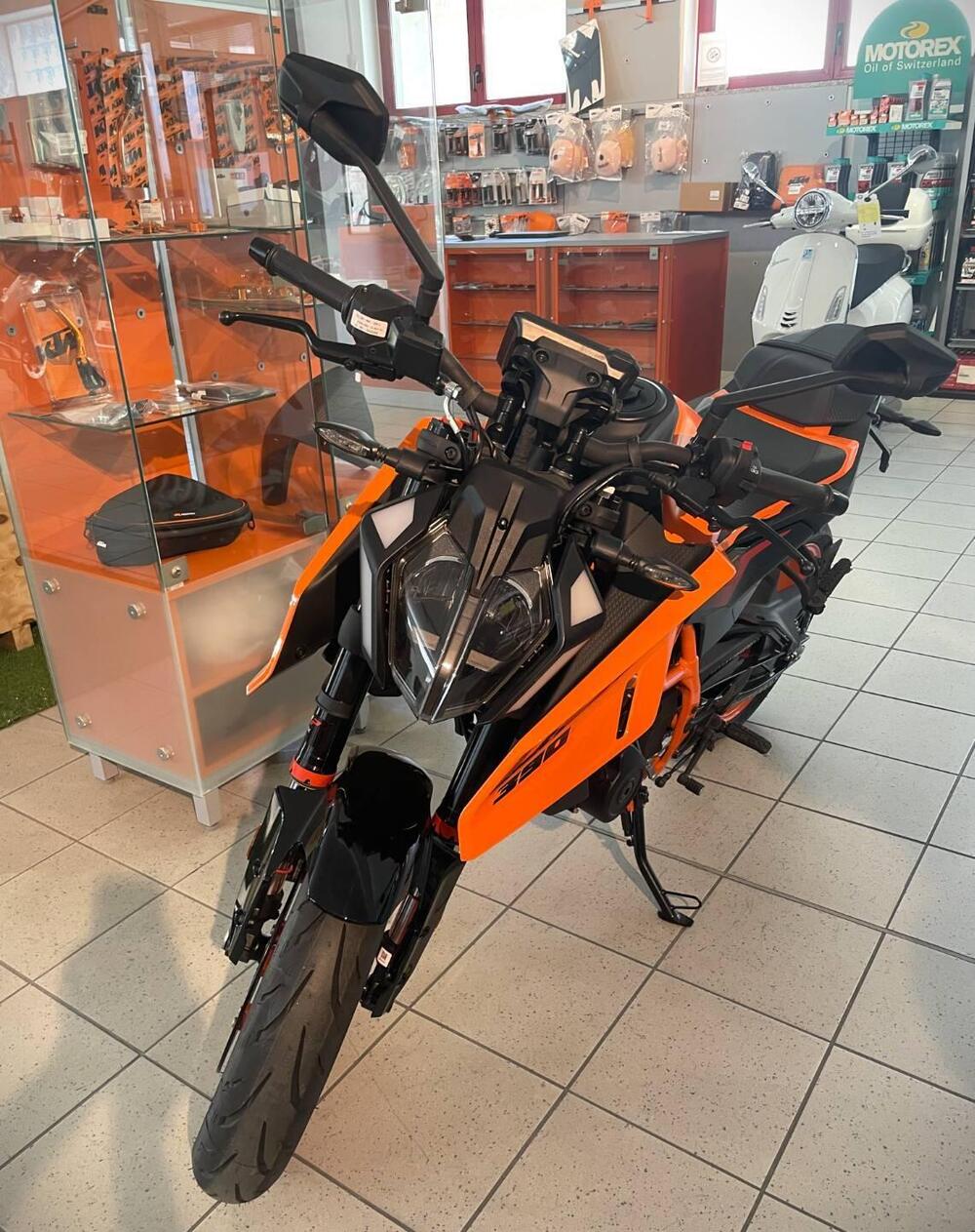 KTM 390 Duke (2024 - 25) (2)