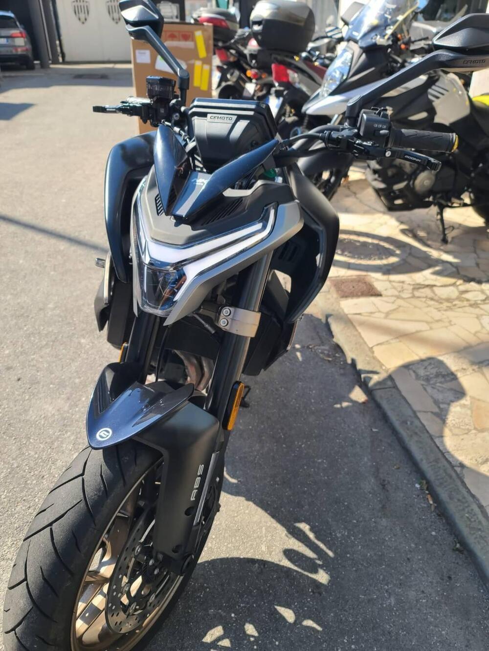 CFMOTO 800NK Sport (2023 - 26) (4)