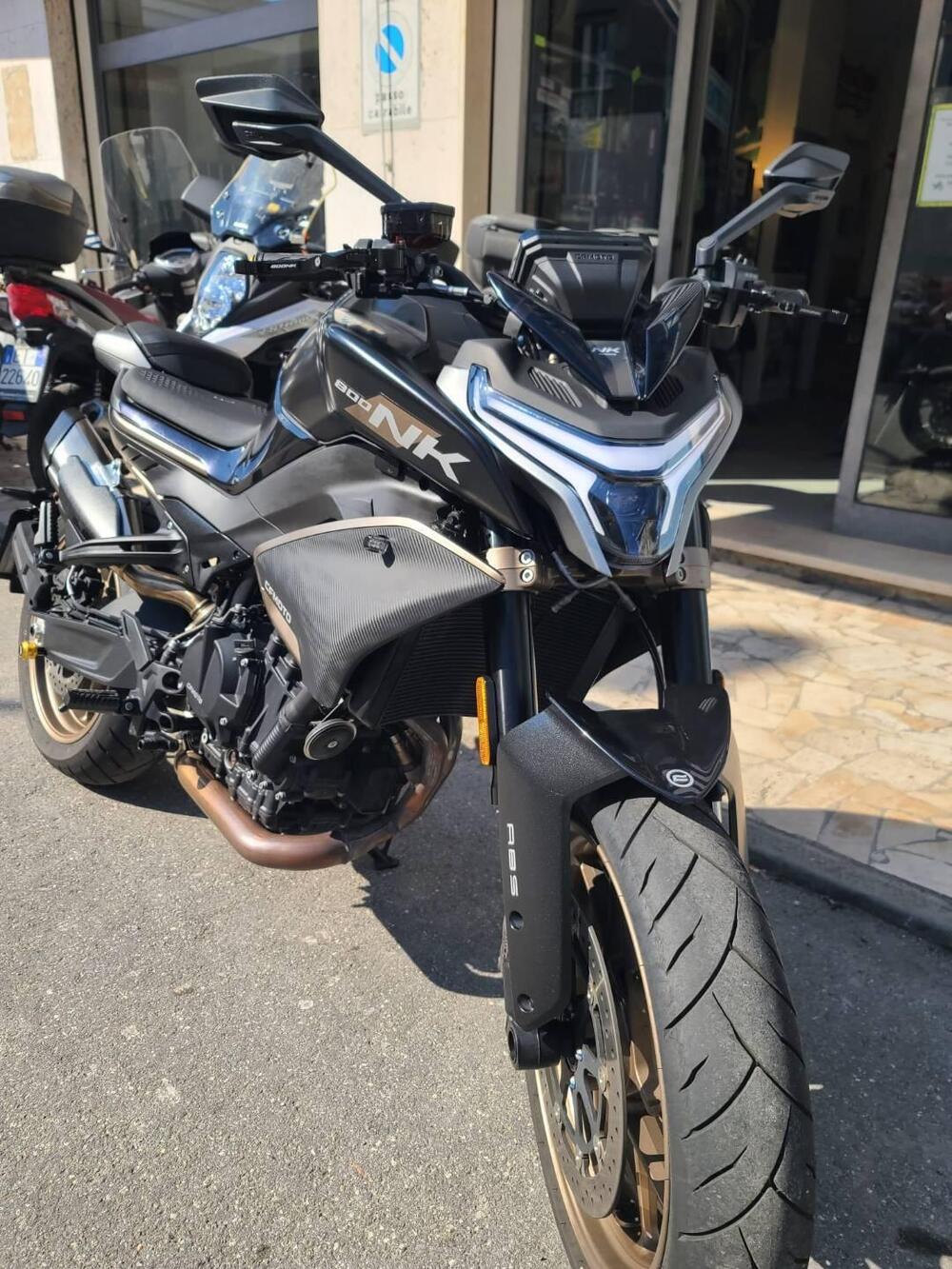 CFMOTO 800NK Sport (2023 - 26) (3)