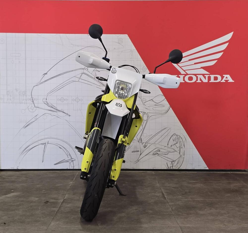 Husqvarna 701 Supermoto (2023 - 25) (2)