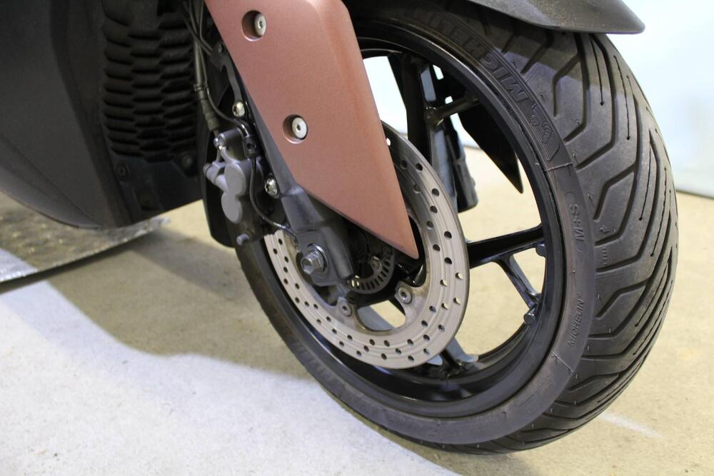 Yamaha X-Max 300 ABS (2017 - 20) (7)