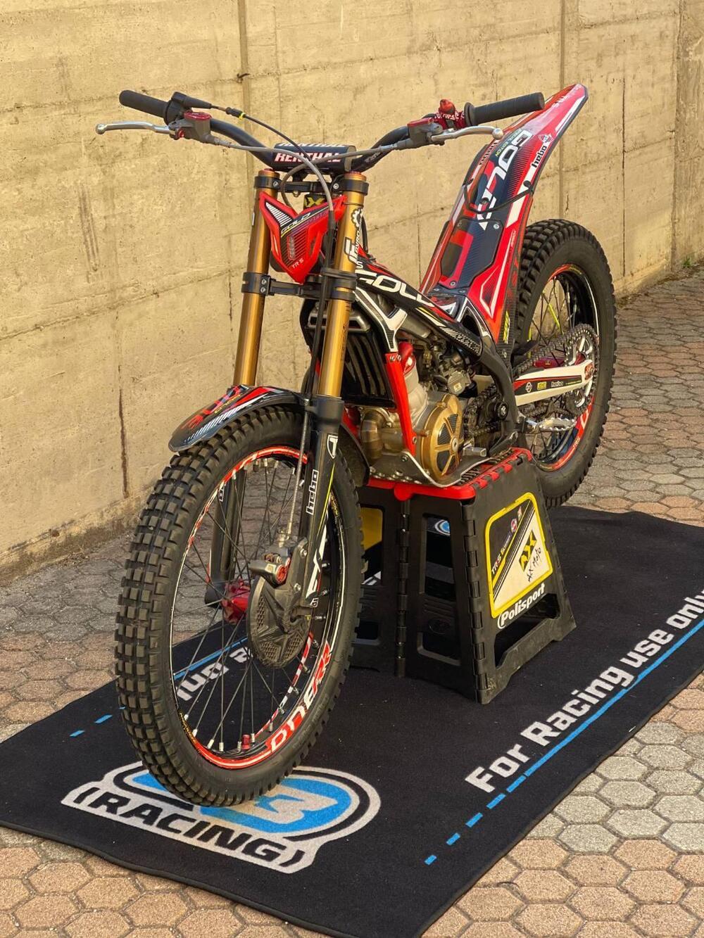 TRS Motorcycles One 300 Gold Edition (2025) (2)