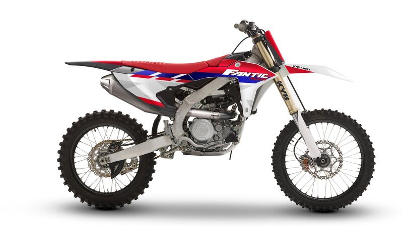 Fantic presenta la gamma MX 2026: nuove livree e una nuova collaborazione con Akrapovic