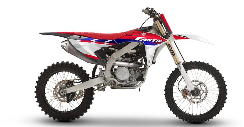 Fantic presenta la gamma MX 2026: nuove livree e una nuova collaborazione con Akrapovic