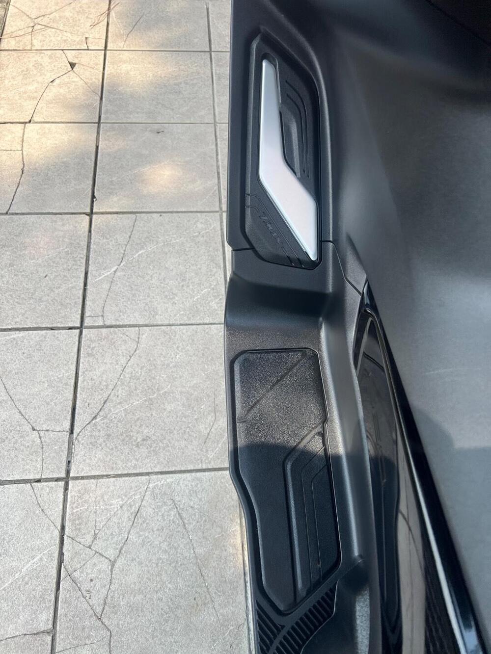 Yamaha T-Max 560 Tech Max (2022 - 24) (13)