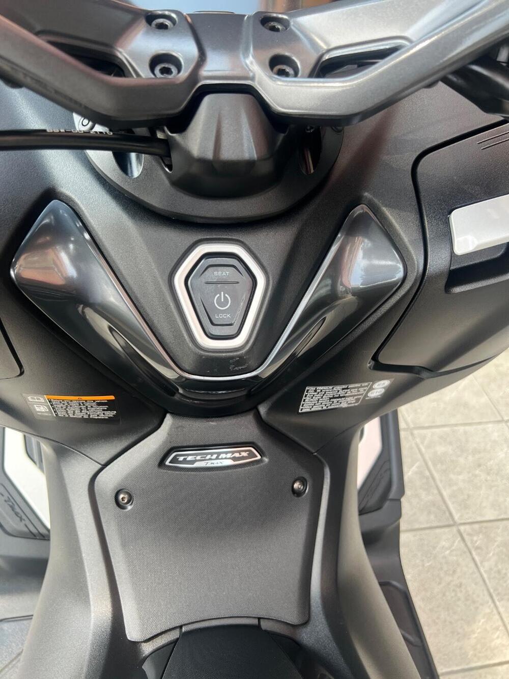 Yamaha T-Max 560 Tech Max (2022 - 24) (7)