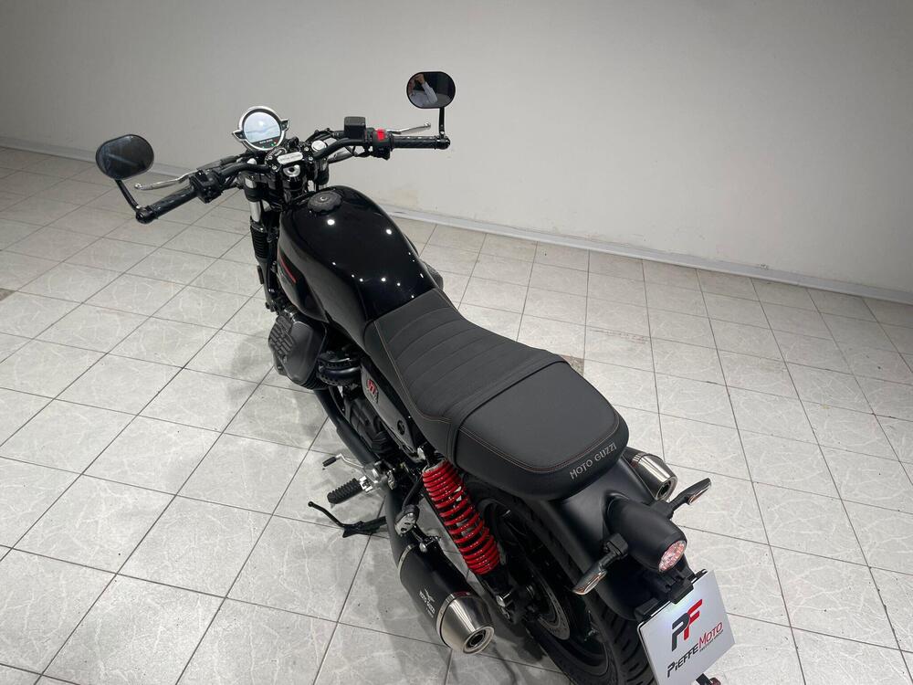 Moto Guzzi V7 Stone Special Edition (2022 - 25) (11)