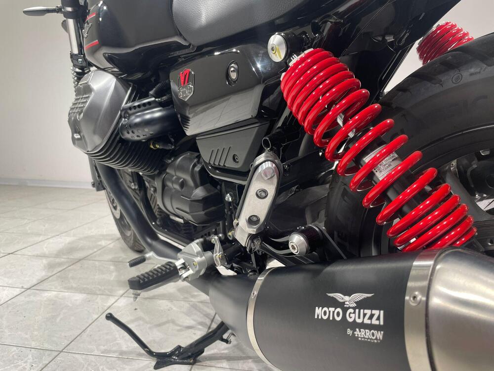Moto Guzzi V7 Stone Special Edition (2022 - 25) (12)