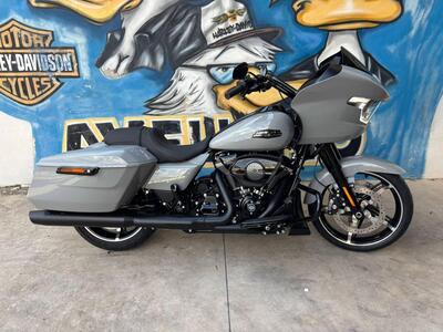 Harley-Davidson Road Glide (2024 - 25) nuova