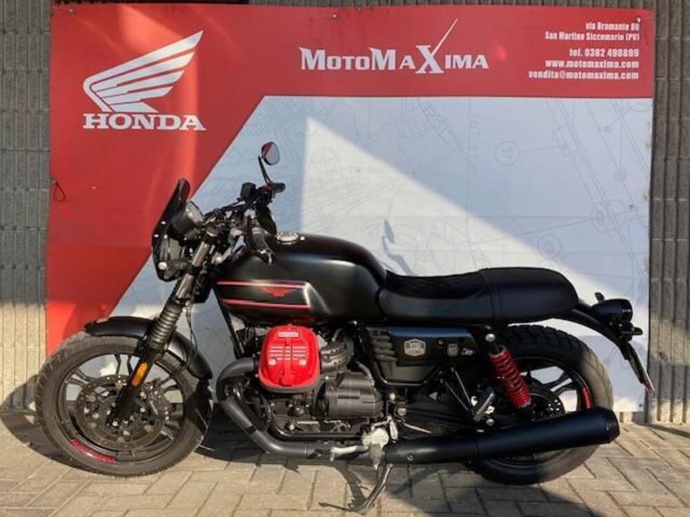 Moto Guzzi V7 III Stone (2017 - 20) (3)
